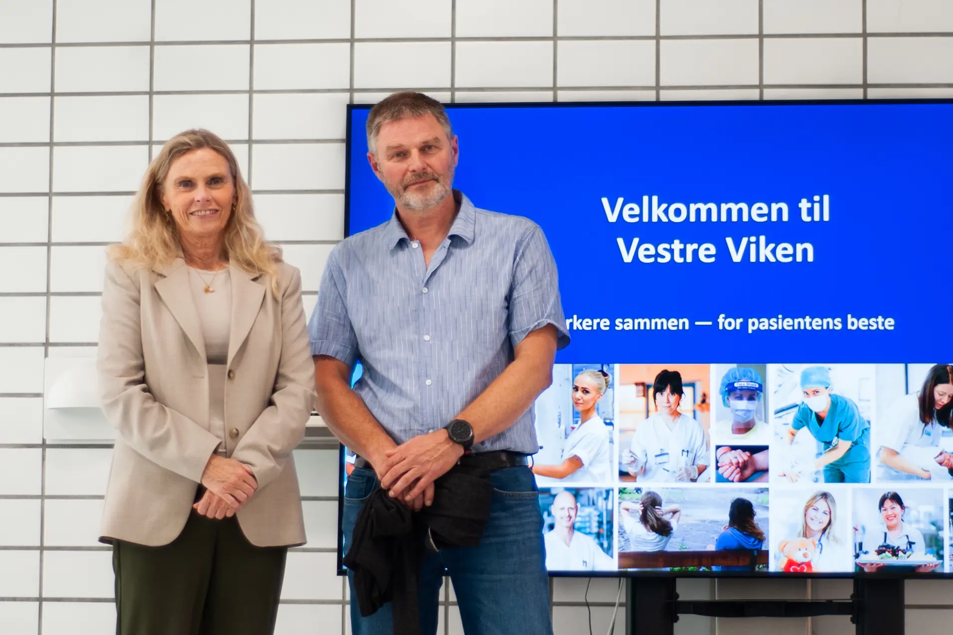 Lisbeth Sommervoll, adm. direktør i Vestre Viken og Tor Kjetil Nerhus, adm. direktør for Martina Hansens Hospital, foran presentasjonen til allmøtet 17. september 2025
